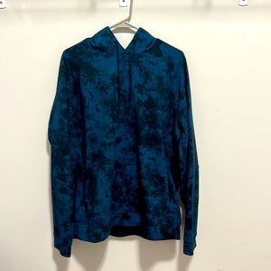 Large LuluLemon blue and black patterned hoodie